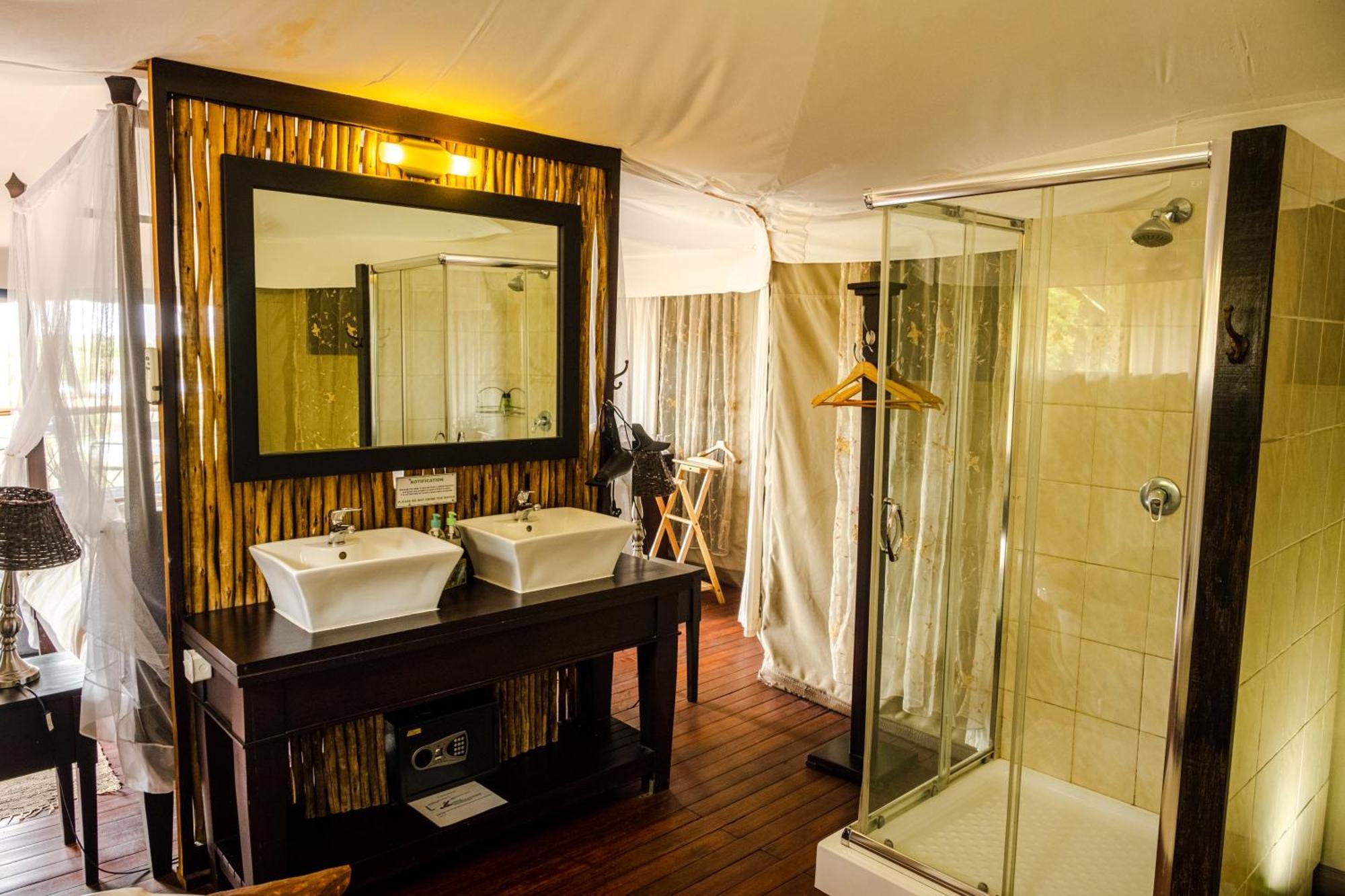 Taranga Safari Lodge Rundu Eksteriør bilde